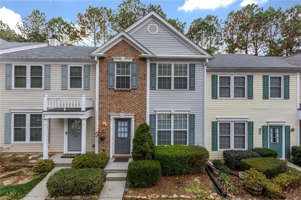 2 bedroom, 3 bathroom, 1,312 sq ft townhouse sold at 2135 Whitestone Place, Alpharetta, GA 30005