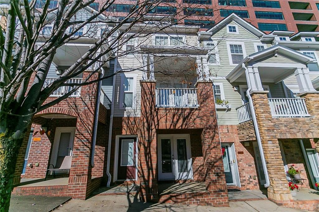 2 bedroom, 3 bathroom, 1,270 sq ft townhouse sold at 205 16th Street 8, Atlanta, GA 30363