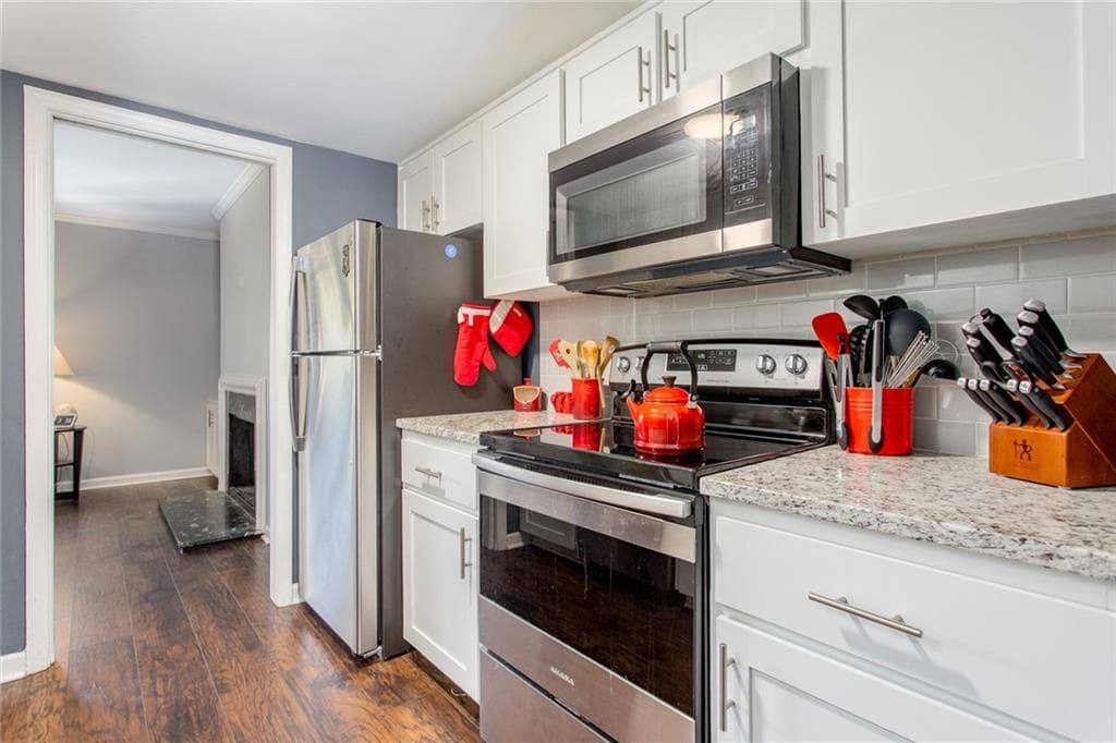 3 bedroom, 4 bathroom, 1,798 sq ft townhouse sold at 3 Ivy Trail, Atlanta, GA 30342