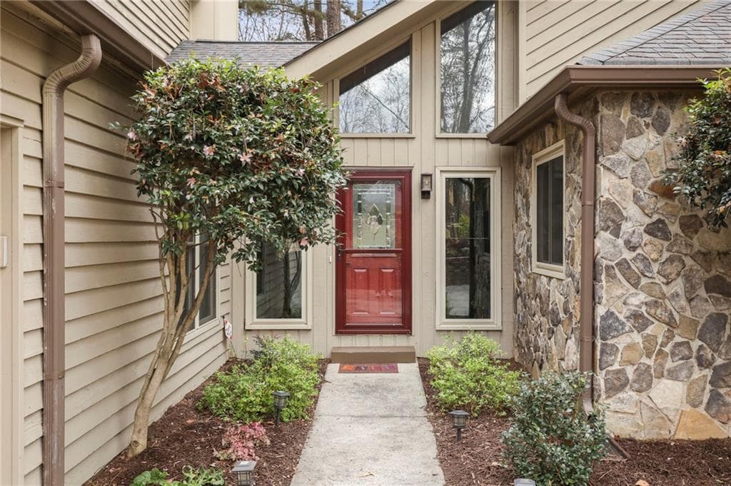 3 bedroom, 3 bathroom, 2,261 sq ft single family residence sold at 515 Matterhorn Way, Alpharetta, GA 30022