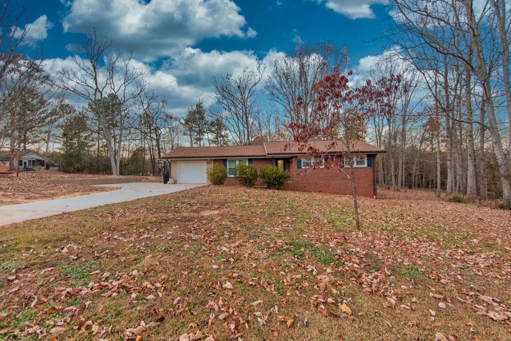 4 bedroom, 3 bathroom, 3,412 sq ft single family residence sold at 2921 Hill Circle, Dacula, GA 30019