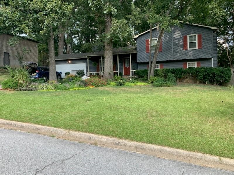 4 bedroom, 3 bathroom, 1,894 sq ft single family residence sold at 1376 Candlelite Lane, Snellville, GA 30078