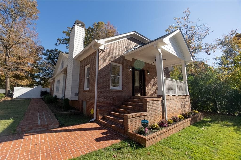 4 bedroom, 3 bathroom, 2,800 sq ft single family residence sold at 644 Gresham Avenue, Atlanta, GA 30316