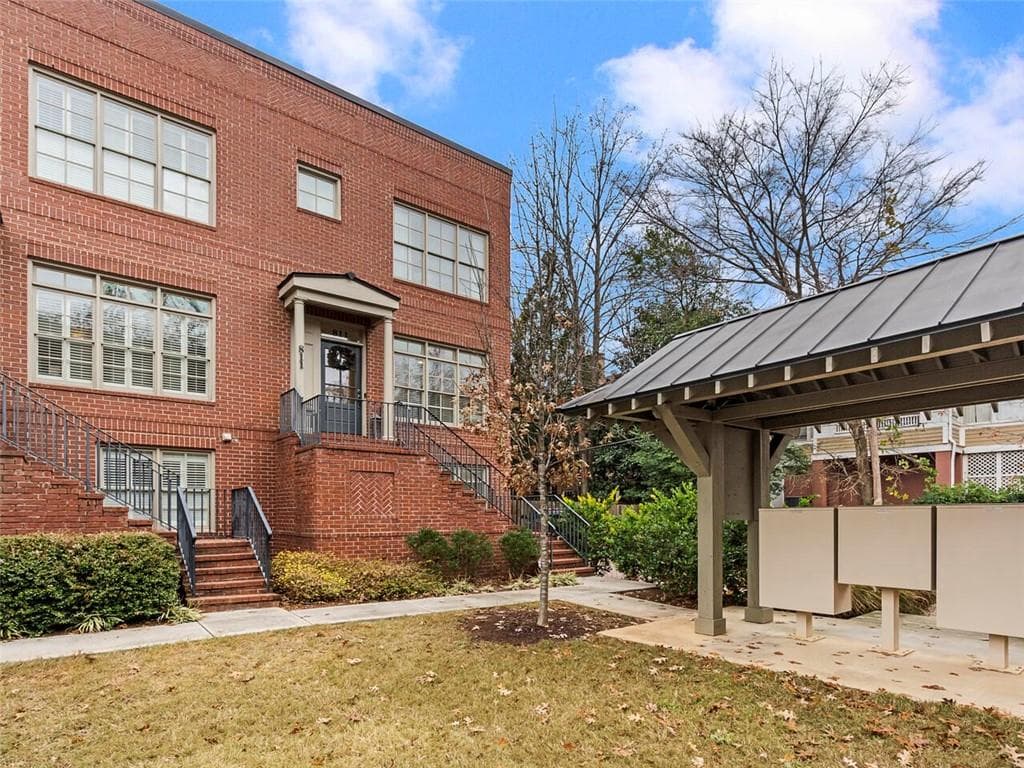 811 Virginia Park Circle, Atlanta, GA 30306 — most recent listing photo