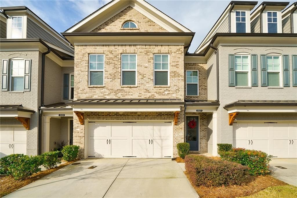 3 bedroom, 3 bathroom, 2,045 sq ft townhouse sold at 2027 Towneship Trail 2027, Roswell, GA 30075
