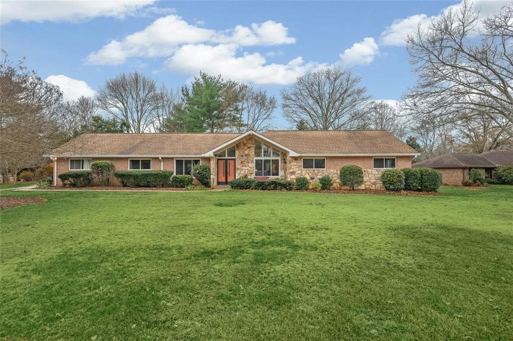 405 Saddle Lake Drive, Roswell, GA 30076 — most recent listing photo