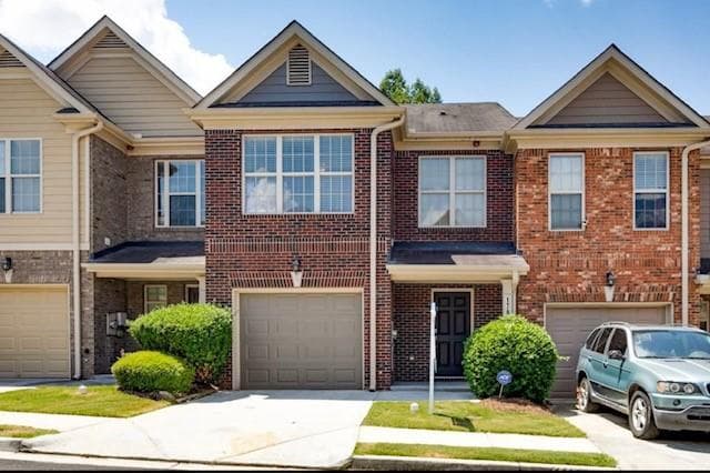 3 bedroom, 3 bathroom, 1,938 sq ft townhouse sold at 1789 Millstream, Conyers, GA 30012