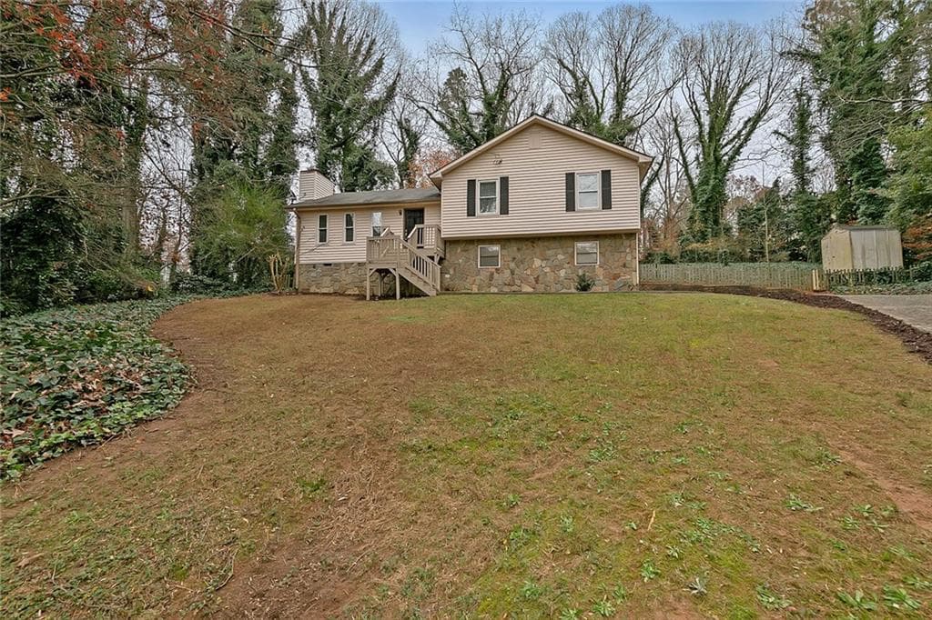 3 bedroom, 2 bathroom, 1,304 sq ft single family residence sold at 308 Southfork Court, Woodstock, GA 30189
