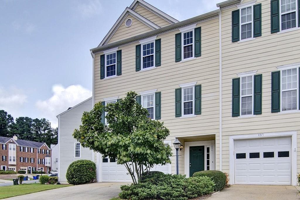 2 bedroom, 3 bathroom, 1,950 sq ft townhouse sold at 4369 Thorngate Lane, Acworth, GA 30101