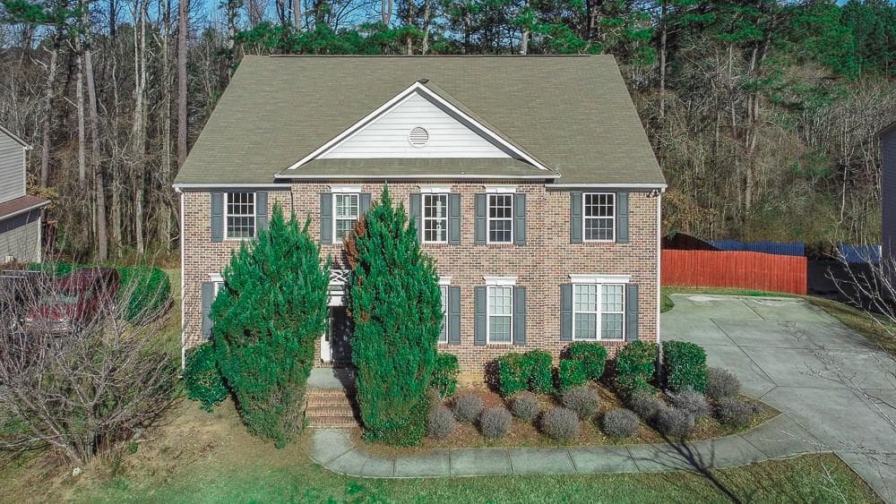 4 bedroom, 4 bathroom, 4,105 sq ft single family residence sold at 410 Wynfield Drive, Tyrone, GA 30290