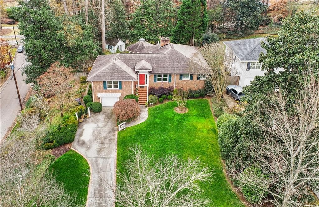 3 bedroom, 3 bathroom, 2,700 sq ft single family residence sold at 1059 Citadel Drive, Atlanta, GA 30324