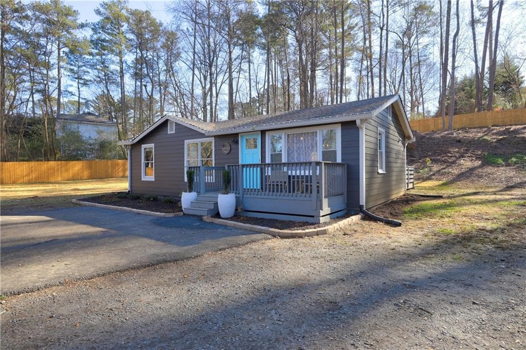 2 bedroom, 1 bathroom, 880 sq ft single family residence sold at 276 Arnold Mill Road, Woodstock, GA 30188