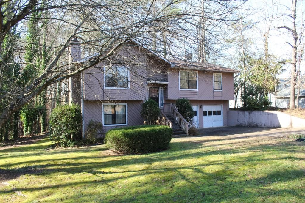 705 Lake Forest Court, Roswell, GA 30076 — most recent listing photo