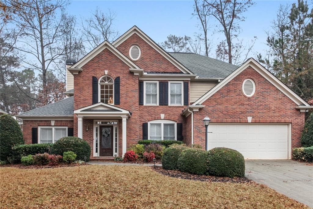 4 bedroom, 3 bathroom, 2,818 sq ft single family residence sold at 2015 Beacon Hill Way, Alpharetta, GA 30005