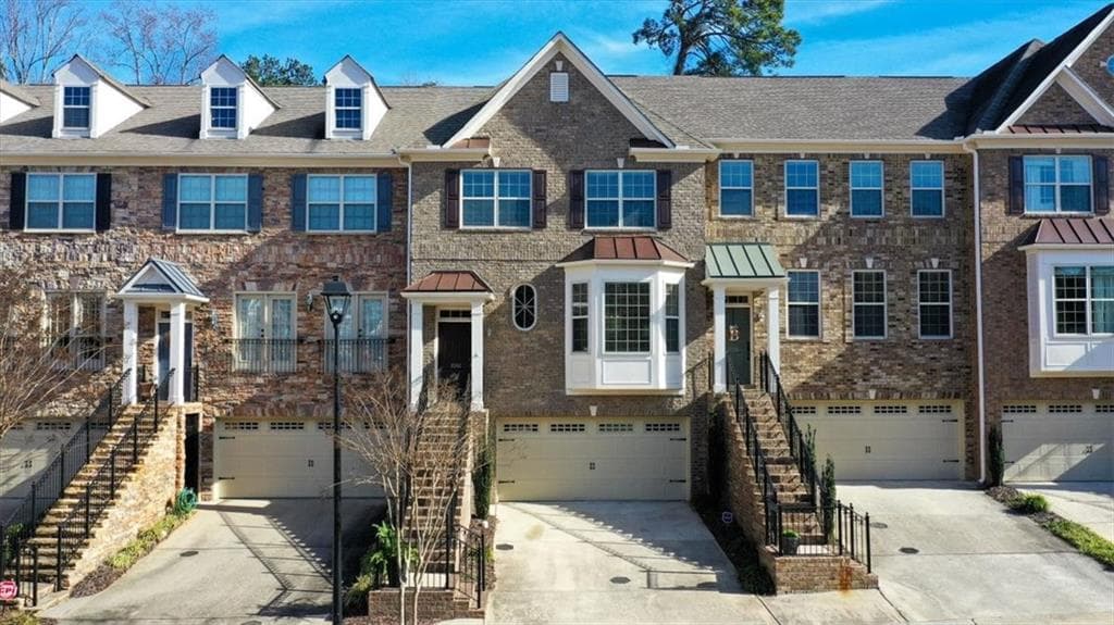 4 bedroom, 4 bathroom, 2,318 sq ft townhouse sold at 3006 Manchester Circle, Roswell, GA 30075