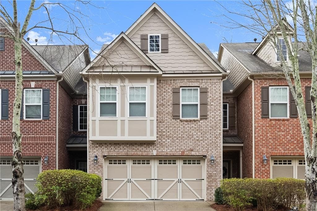 3 bedroom, 3 bathroom, 2,334 sq ft townhouse sold at 5290 Donehoo Court, Alpharetta, GA 30005