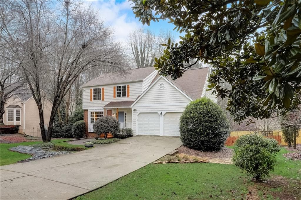 1055 Taylor Oaks Drive, Roswell, GA 30076 — most recent listing photo