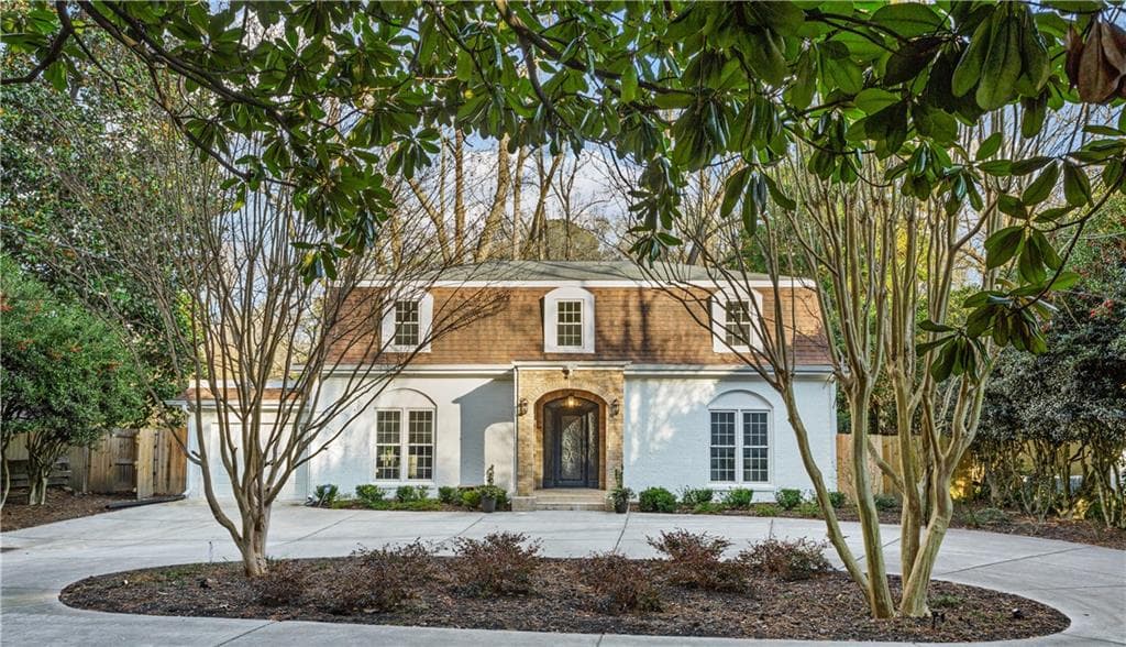 5 bedroom, 3 bathroom, 2,708 sq ft single family residence sold at 2525 Northside Drive, Atlanta, GA 30305