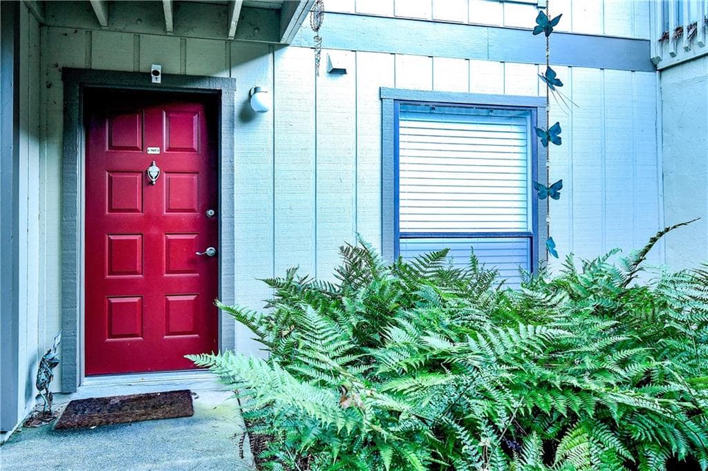 905 Woodcliff Drive, Sandy Springs, GA 30350 — most recent listing photo