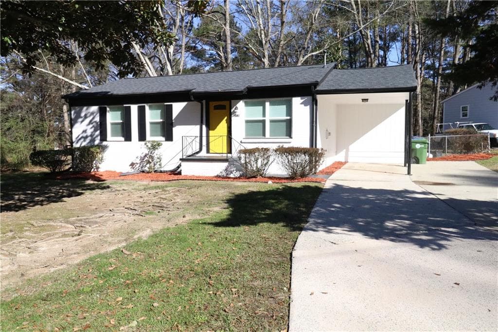 3 bedroom, 3 bathroom, 925 sq ft single family residence sold at 813 Mercury Drive, Atlanta, GA 30331