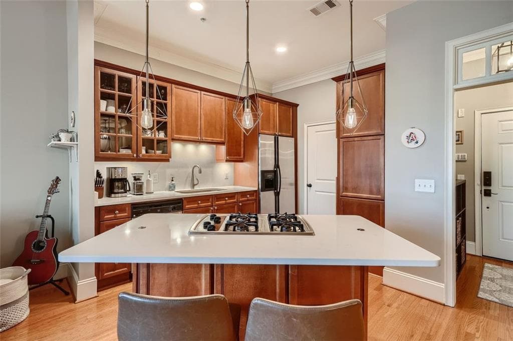 2 bedroom, 1 bathroom, 1,057 sq ft condominium sold at 825 Highland Lane 1306, Atlanta, GA 30306