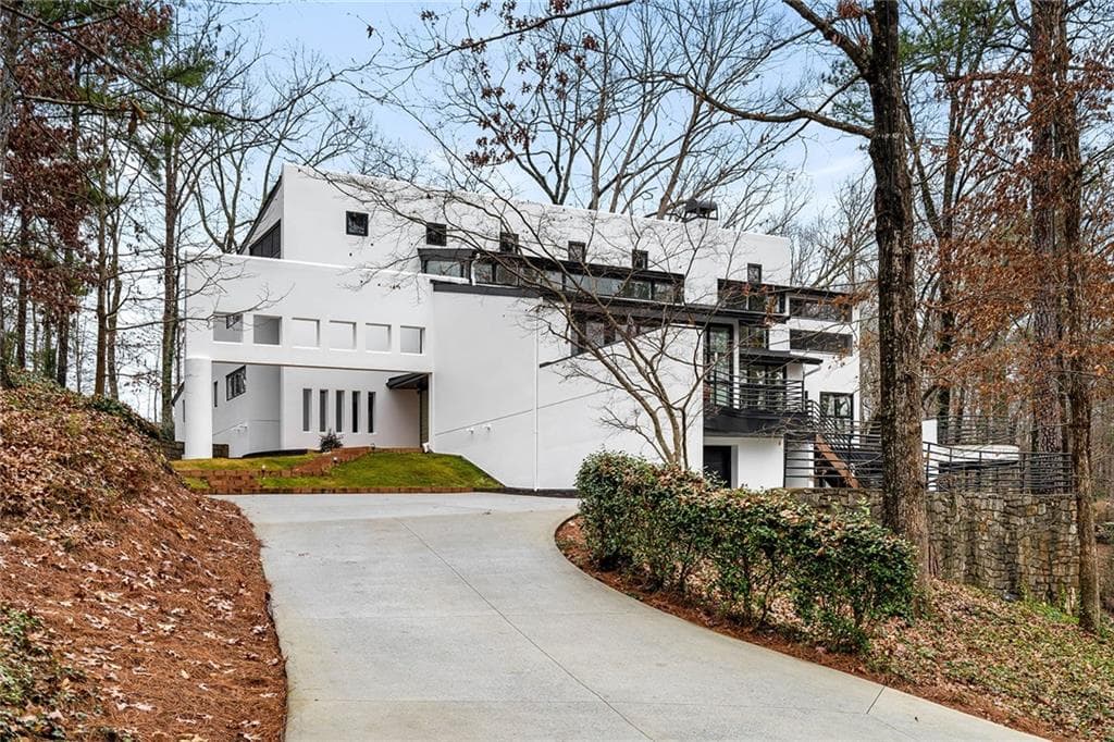 4 bedroom, 6 bathroom, 6,029 sq ft single family residence sold at 5280 N Powers Ferry Road, Atlanta, GA 30327 — photo 1 of 1