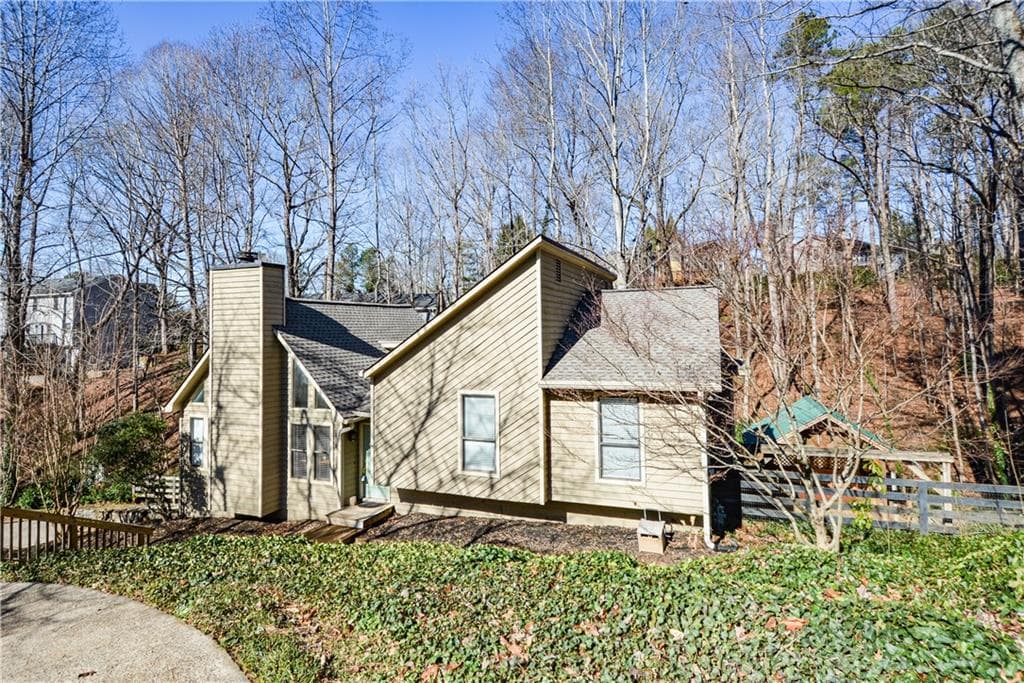 3 bedroom, 2 bathroom, 2,195 sq ft single family residence sold at 4766 Catoosa Trail, Roswell, GA 30075