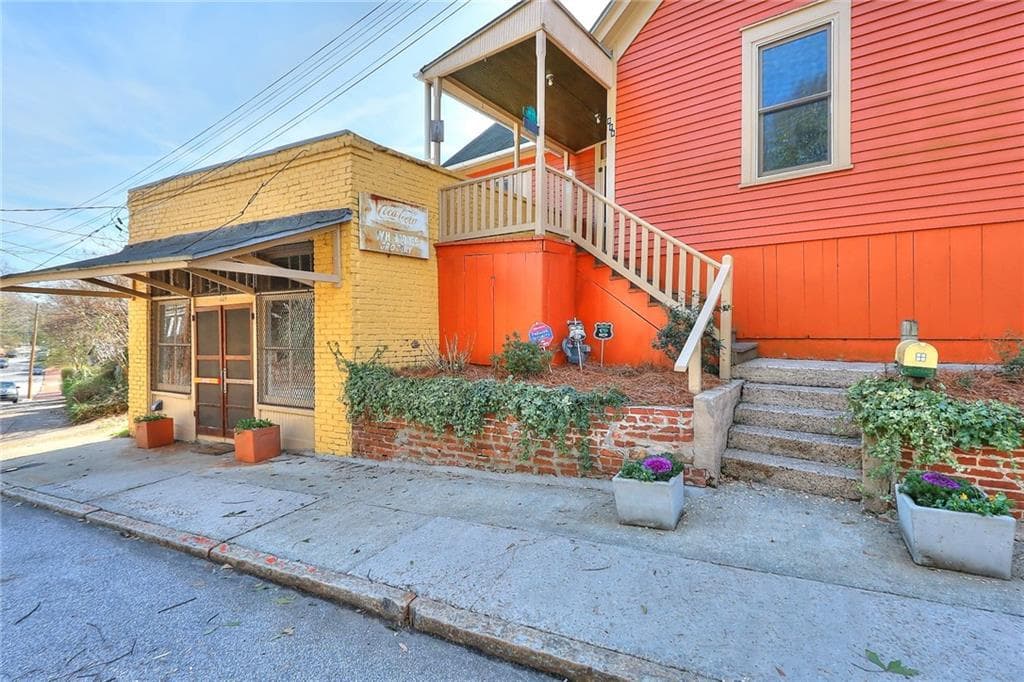 3 bedroom, 3 bathroom, 1,600 sq ft single family residence sold at 669 Kirkwood Avenue, Atlanta, GA 30316