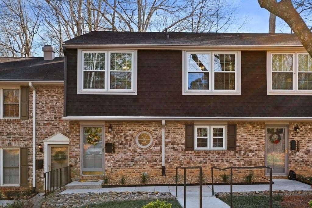 3 bedroom, 3 bathroom, 1,728 sq ft condominium sold at 2347 Northlake Court 2347, Atlanta, GA 30345