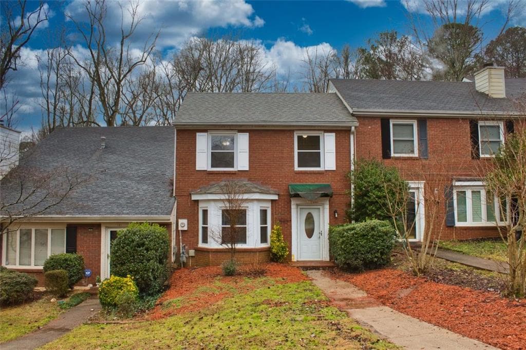 3 bedroom, 2 bathroom, 1,743 sq ft townhouse sold at 153 Willow Stream Court, Roswell, GA 30076