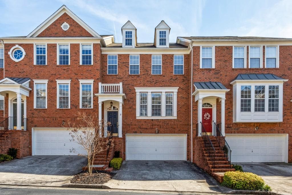 4 bedroom, 4 bathroom, 2,208 sq ft condominium sold at 4833 Payson Place 28, Atlanta, GA 30339