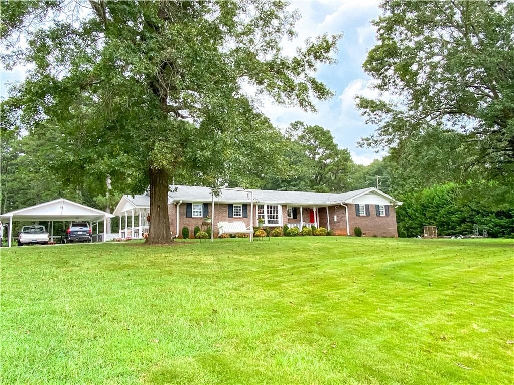 9825 Hutcheson Ferry Road, Chattahoochee Hills, GA 30268 — most recent listing photo
