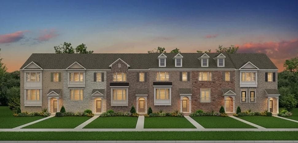 4 bedroom, 4 bathroom, 2,414 sq ft townhouse sold at 8008 Park Avenue 25, Roswell, GA 30076
