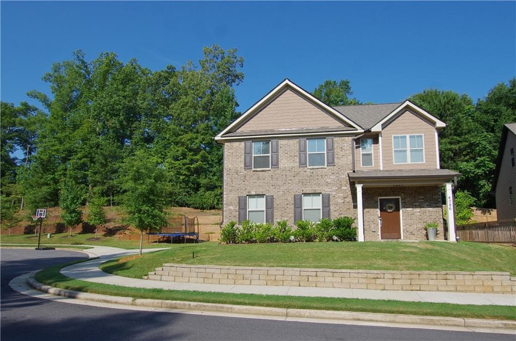 5 bedroom, 4 bathroom, 2,550 sq ft single family residence sold at 4086 Woodland Park Drive, Atlanta, GA 30331