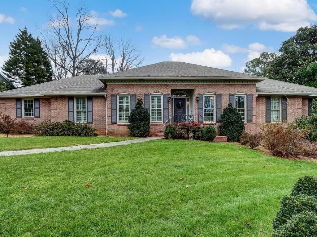 5605 Whitner Drive, Sandy Springs, GA 30327 — most recent listing photo