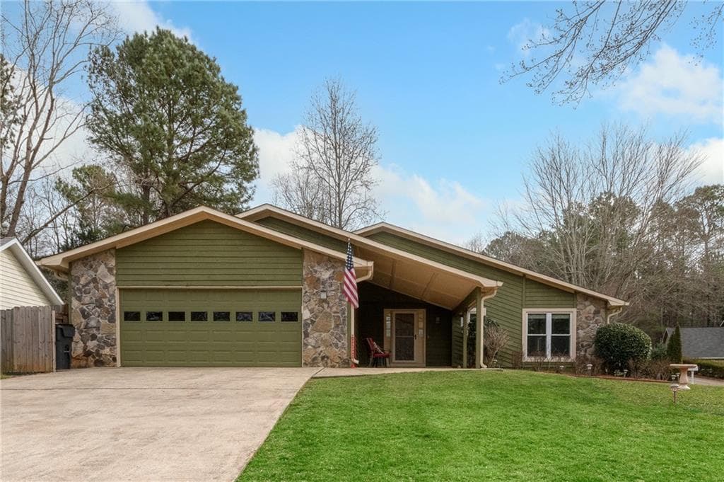 215 Broken Lance Place, Alpharetta, GA 30022 — most recent listing photo