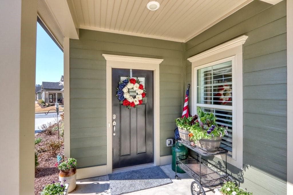 3 bedroom, 3 bathroom, 2,200 sq ft townhouse sold at 72 Cedarcrest Village Lane, Acworth, GA 30101