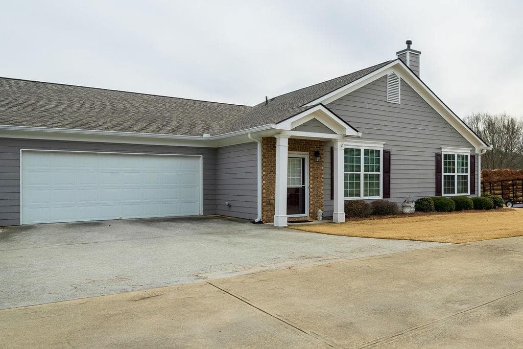 2 bedroom, 2 bathroom, 1,190 sq ft condominium sold at 1078 Camry Circle, Dallas, GA 30157