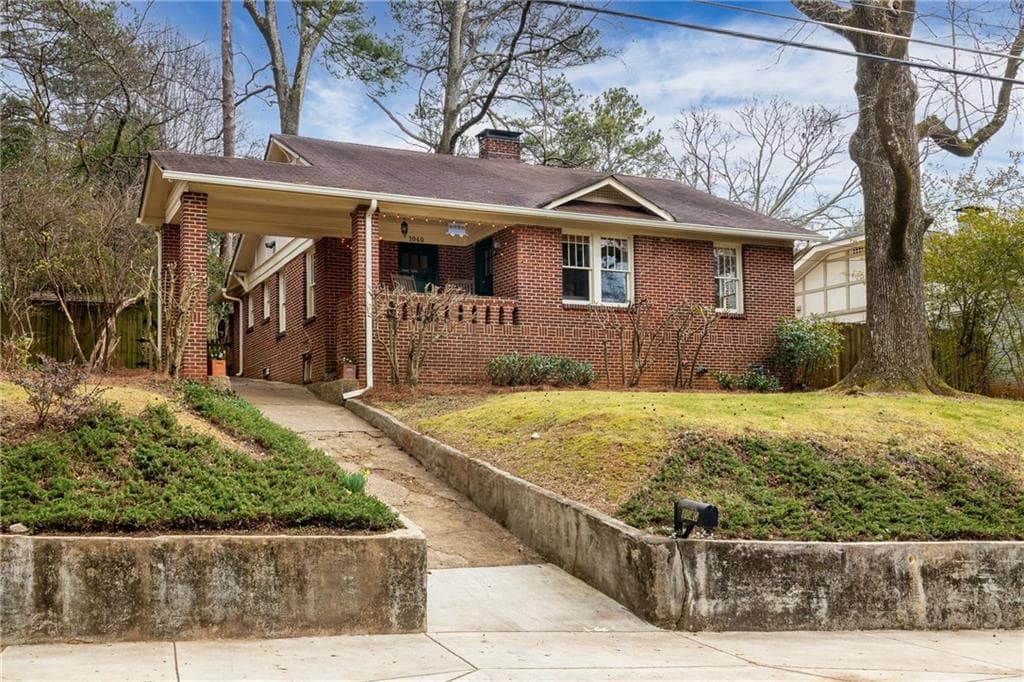 3 bedroom, 1 bathroom, 1,202 sq ft single family residence sold at 1040 Woodland Avenue, Atlanta, GA 30316