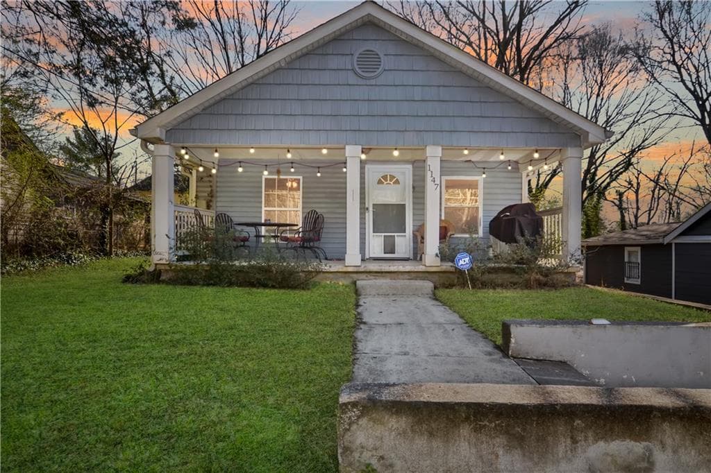 2 bedroom, 2 bathroom, 1,000 sq ft single family residence sold at 1147 Hillcrest Drive, Atlanta, GA 30316
