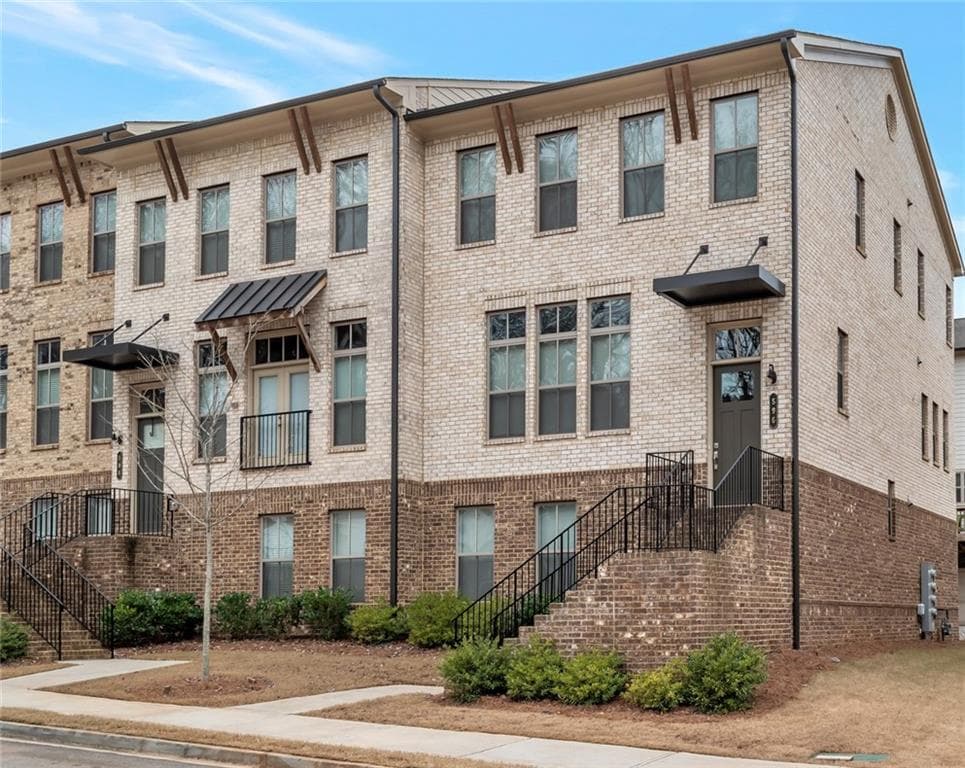 596 Alexander Hills, Decatur, GA 30032 — most recent listing photo