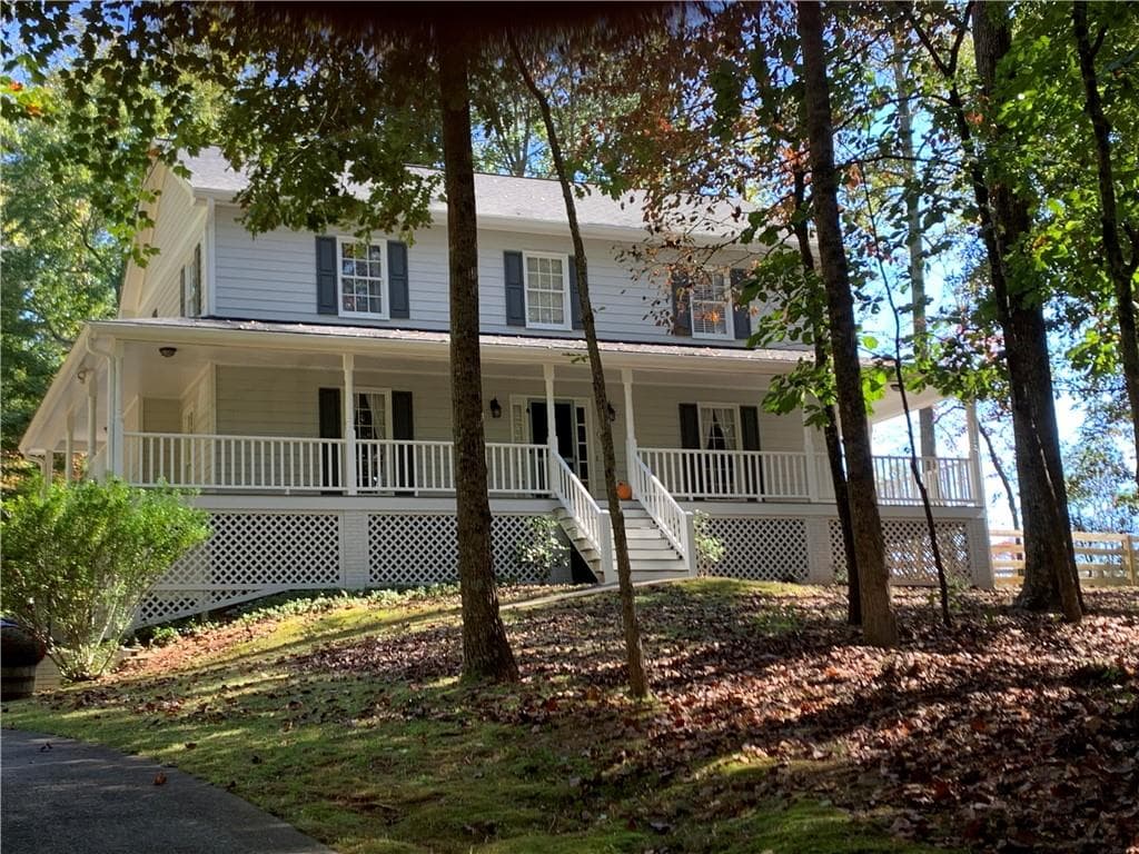 3 bedroom, 3 bathroom, 2,316 sq ft single family residence sold at 16055 Henderson Heights Drive, Alpharetta, GA 30004