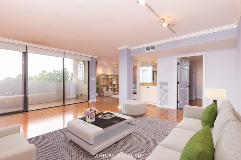 2 bedroom, 2 bathroom, 1,808 sq ft condominium sold at 3530 Piedmont Road 11A, Atlanta, GA 30305