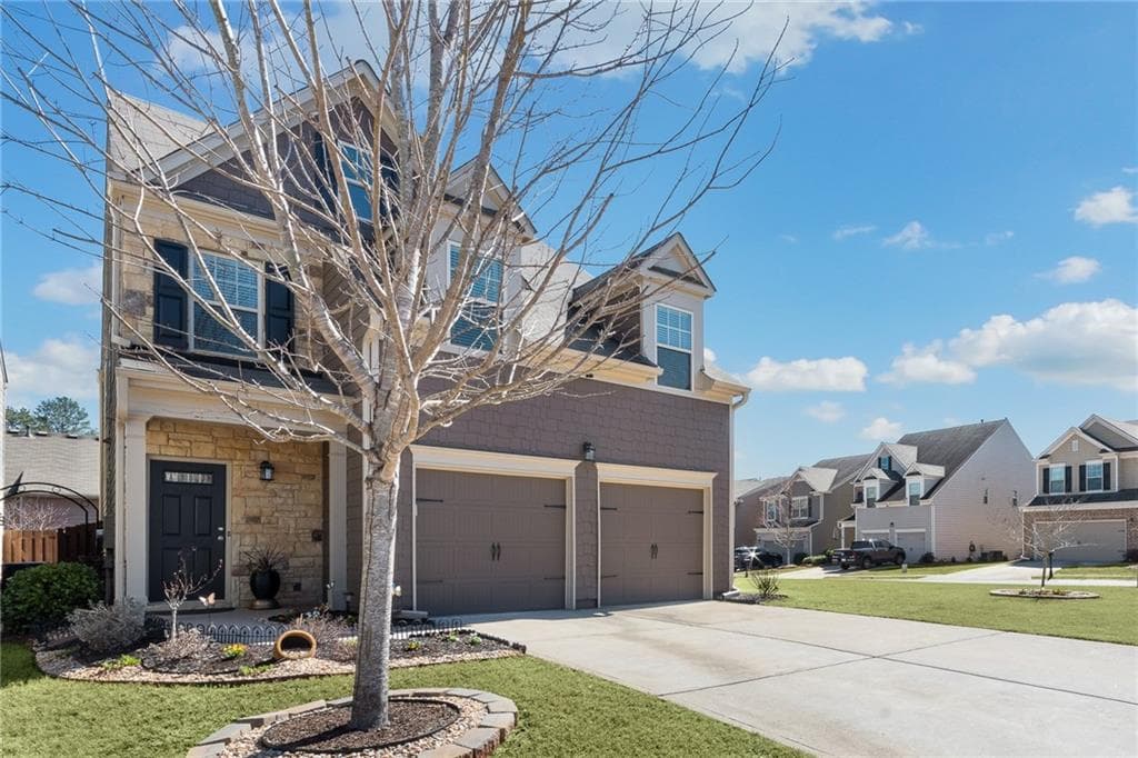 4 bedroom, 3 bathroom, 2,483 sq ft single family residence sold at 4995 Ducote Trail, Alpharetta, GA 30004