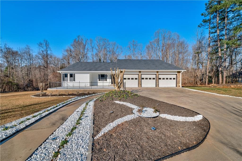 4 bedroom, 3 bathroom, 4,740 sq ft single family residence sold at 4050 Vintage Court, Cumming, GA 30041