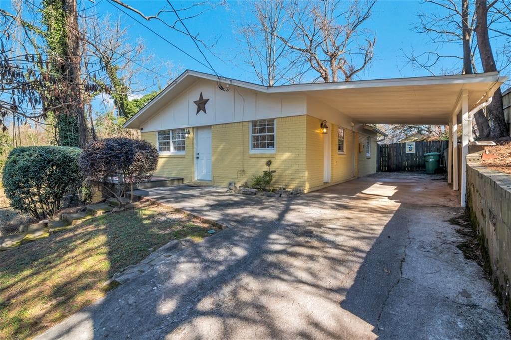 3 bedroom, 1 bathroom, 945 sq ft single family residence sold at 82 Dearborn Street, Atlanta, GA 30317