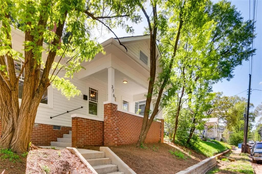 2 bedroom, 2 bathroom, 964 sq ft single family residence sold at 376 ATWOOD Street, Atlanta, GA 30310