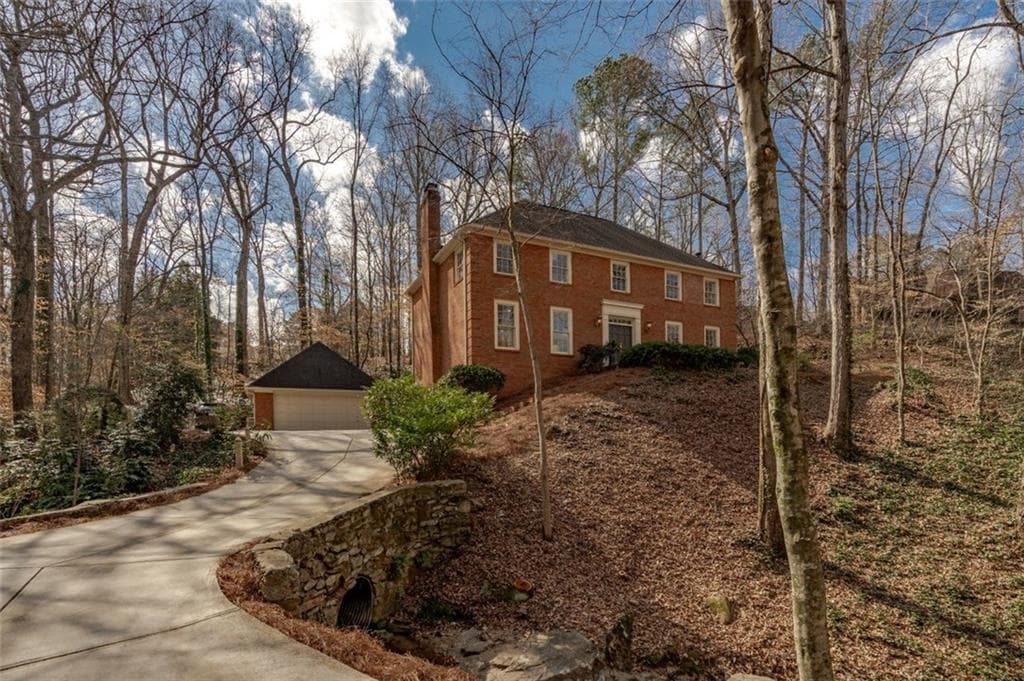 6090 River Chase Circle, Sandy Springs, GA 30328 — most recent listing photo