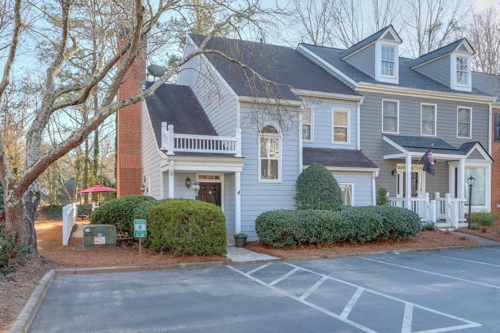 3 bedroom, 3 bathroom, 1,860 sq ft townhouse sold at 44 Nesbit Place 44, Johns Creek, GA 30022