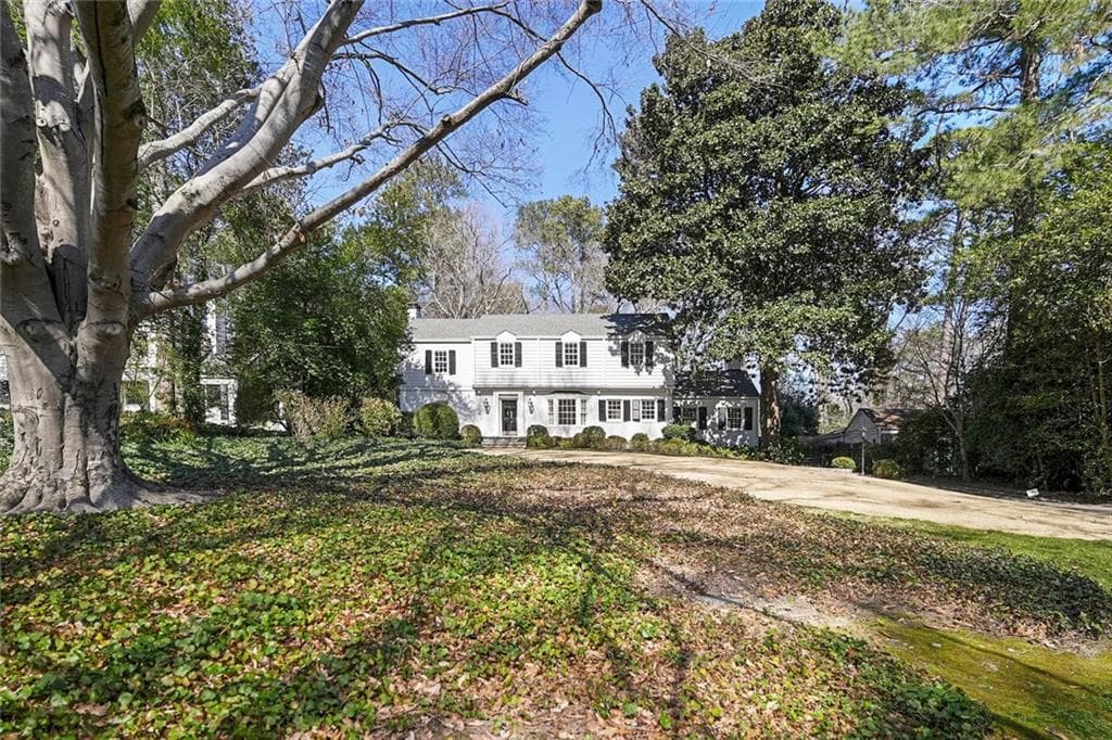 4 bedroom, 5 bathroom, 3,586 sq ft single family residence sold at 631 Peachtree Battle Avenue, Atlanta, GA 30327 — photo 1 of 1